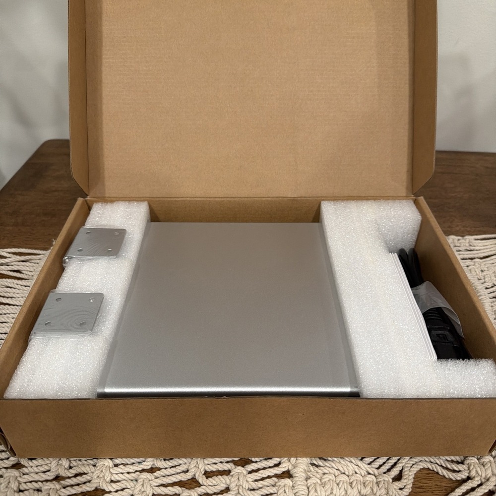 Ubiquiti US-8-150W 8-Port PoE UniFi Managed Switch NEW